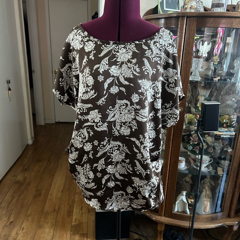 Short Sleeve Floral Top Brown And White.